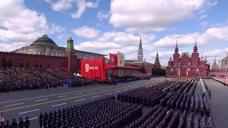 Владимир Путин поздравил россиян с Днем Победы и заявил: «Победа всегда была и всегда будет за нами»