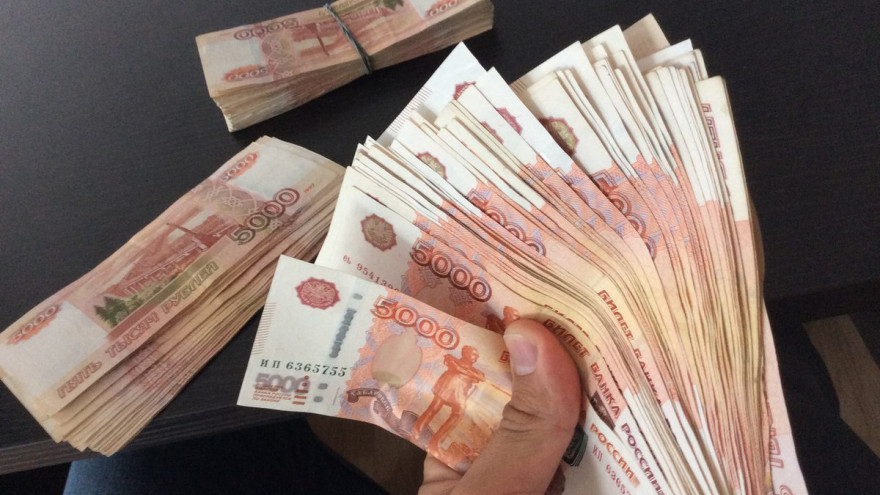 Житель Ямала «подарил» мошенникам более 1,5 миллиона рублей
