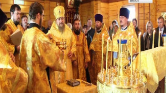 Ждали долгих 8 лет. В поселке Новозаполярный освятили новый православный храм