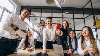 10 вредных привычек, которые мешают карьере и успеху на работе 