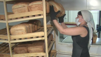 «С пылу с жару» и сразу на прилавок: пекарня в Горках наращивает обороты