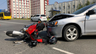 В Ноябрьске произошло серьезное ДТП с участием мотоциклиста 