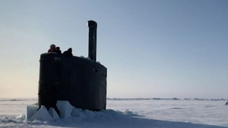 В российской Арктике пробила лед и всплыла американская подлодка