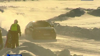 «Rally sprint» в Салехарде. На реке Полуй молодые водители устроили настоящее авто-шоу