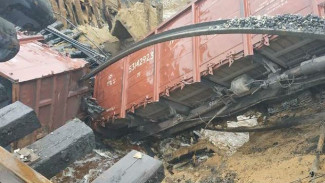 В Республике Коми более 300 человек работают над устранением аварии на железнодорожных путях 