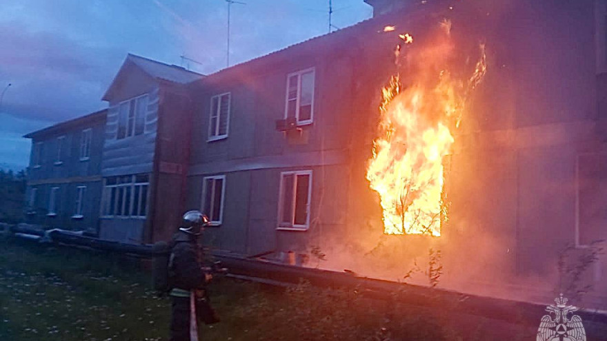 Обошлось без жертв и пострадавших: в Лабытнанги ночью горел жилой дом