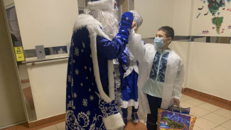 В ЯНАО медики исполнили новогоднее желание мальчика, перенесшего тяжелую пневмонию