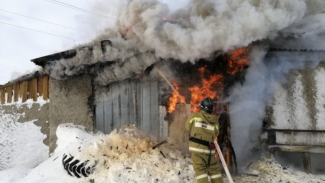 В Тазовском районе сгорела слесарная мастерская