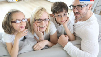 Учёные выяснили, почему люди в очках умнее, чем обладатели идеального зрения