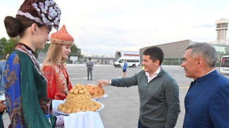 Дмитрий Артюхов прибыл с визитом в Казань