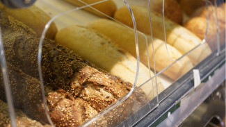 Чтобы сдержать цены: правительство ЯНАО выделило субсидии ямальским хлебопекарям