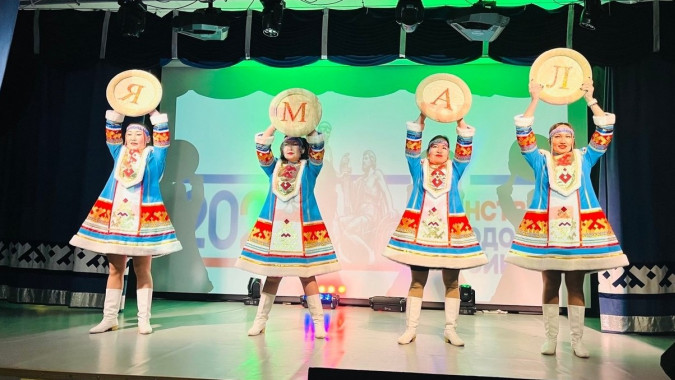 «В единстве сила»: праздник дружбы народов состоялся в ямальском поселке Панаевск