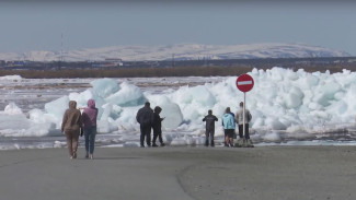 «Первая волна» на Оби: салехардцы встретили долгожданный ледоход