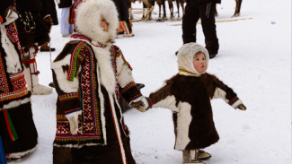 На Ямале к празднику коренных народов выпустили медицинские памятки на ненецком языке