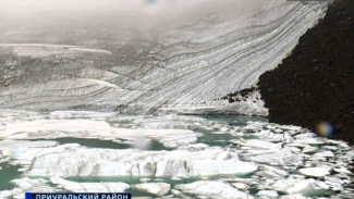 «Дайверы Арктики» впервые в мире погрузились в карстовое озеро на леднике Романтиков