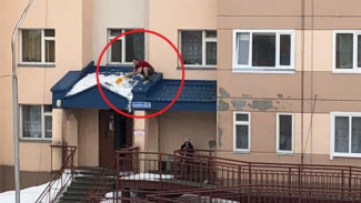 Психанул. Житель окружной столицы решил «разобраться» со снегом без помощи коммунальщиков
