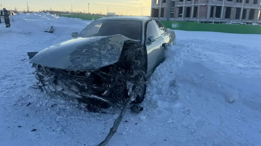 Пьяный водитель иномарки устроил лобовое столкновение с микроавтобусом в Салехарде