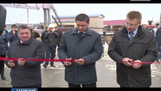 Дмитрий Кобылкин принял участие в открытии нового детского сада и электростанции в Тазовском