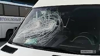 Ноябрьскому перевозчику в Сургуте не рады: неизвестные разбили пассажирский автобус ямальского бизнесмена