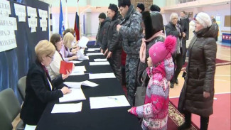 В райцентре Ямальского района в день выборов работают три избирательных участка