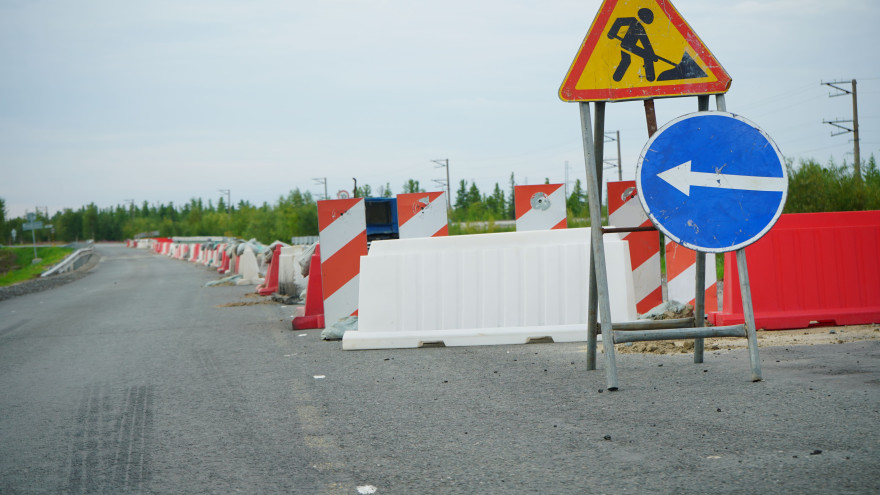 За строительный сезон 2022 в УрФО заасфальтировали около 7 млн квадратных метров дорог
