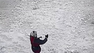 В Губкинском управляющая компания нашла виноватого в сходе снега на ребёнка
