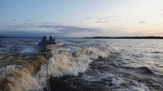 Ямальские спасатели пришли на помощь заблудившемуся на реке мужчине