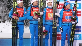 Женская сборная России заняла второе место в эстафете на этапе Кубка мира по биатлону