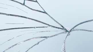 Три теплые остановки пострадали за месяц от рук вандалов в Салехарде