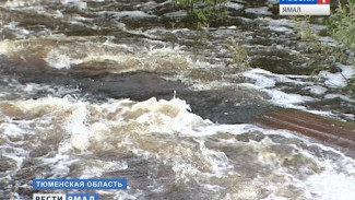 Разрушительная сила воды. Движение на трассе Тюмень-Ханты-Мансийск вновь приостановлено