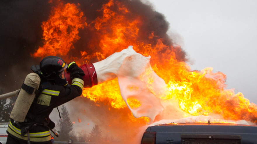 Поджог или неисправность: в Ноябрьске продолжают воспламеняться автомобили
