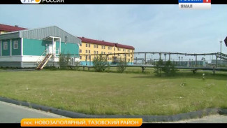 В Новозаполярном строители приводят в порядок административный блок и 703-е общежитие