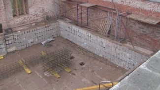 Сроки сорваны, подрядчик уволен: когда закончится реконструкция старейшего бассейна Нового Уренгоя