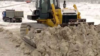 Уборка снега в Ноябрьске: с какими трудностями столкнулись коммунальщики