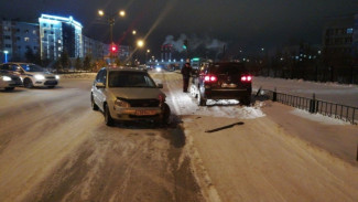 В Новом Уренгое человек пострадал в тройном ДТП по вине неизвестного