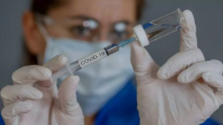 Названы сроки начала вакцинации от коронавируса в российских регионах 