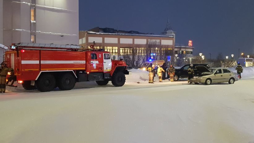 В Салехарде водителя легковушки доставили в больницу с травмами после ДТП с внедорожником