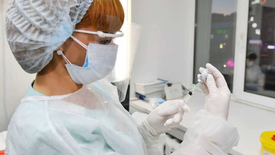 В больницах Ямала формируют листы ожидания для желающих привиться от коронавируса