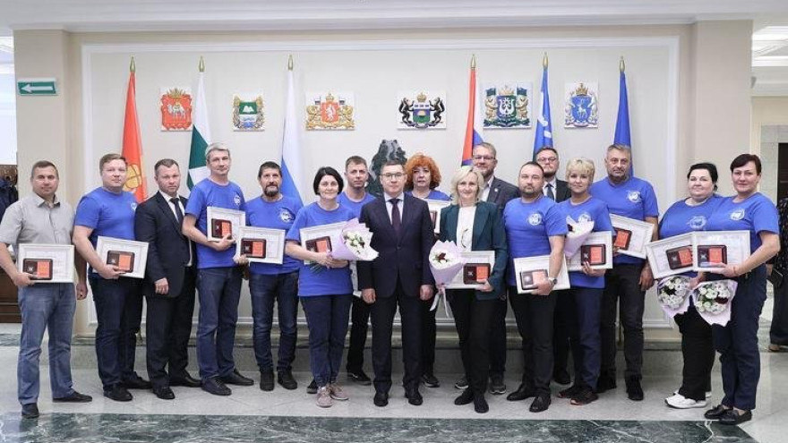 Владимир Якушев наградил волонтеров Гуманитарного добровольческого корпуса