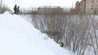 Прокуратура ЯНАО наказала салехардских коммунальщиков за снежные валы