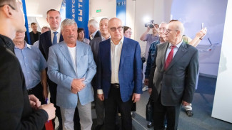 В Тюмени открылась выставка к юбилею первого губернатора ЯНАО Юрия Неелова