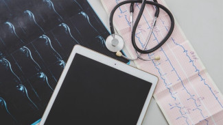 Ямальские медики передали более 20 единиц современной техники коллегам из Волновахи