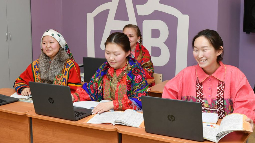 На Ямале почти в 3 раза увеличится количество именных стипендий губернатора