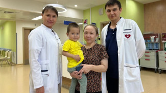 Врачи Нового Уренгоя провели сложную операцию двухлетнему ребенку