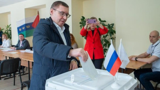 Владимир Якушев призвал жителей УрФО прийти на выборы главы государства