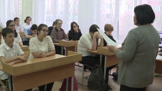 На Ямале начались торжественные мероприятия ко Дню учителя