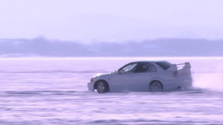 100 гонщиков берут штурмом замерзшие реки Владивостока. Ледовое пилотирование, или айс ралли среди любителей скорости