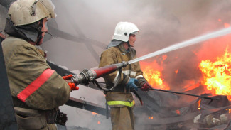 В Тазовском районе сгорел жилой вагончик, есть погибшие (ВИДЕО)
