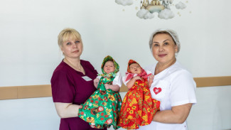 Патриотическая выписка в Ноябрьске: малышей нарядили в русские народные костюмы в честь Дня России