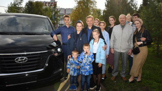 Многодетная семья из ЯНАО встретилась с Президентом России